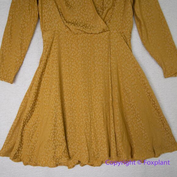 Ann Taylor Cheetah Jacquard Faux Wrap V-neck Light Lined‎ Belted Dress, size 18 - Picture 7 of 16